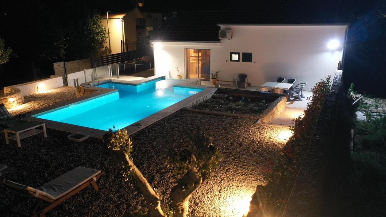 Vacation House Lavanda New! Heated Pool Zadvarje Exterior photo